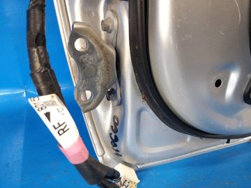 Dolny zawias drzwi przed. praw. TOYOTA PRIUS - 30 09-17