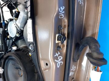 Ogranicznik drzwi tyl. lew. KIA SOUL PS 13-19