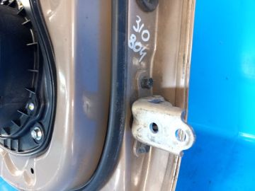 Dolny zawias drzwi tyl. lew. KIA SOUL PS 13-19