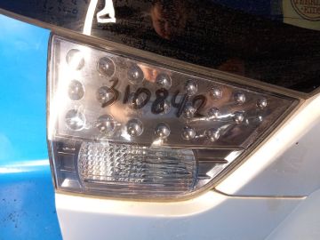 Lampa tylna wewnętrzna lew. MITSUBISHI OUTLANDER XL 05-13