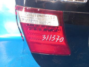 Lampa tylna wewnętrzna lew. LEXUS LS460 12-