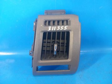 Deflektor powietrza praw. TOYOTA PRIUS PLUS 11-14