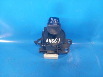 dźwignia automatycznej skrzyni biegów TOYOTA PRIUS 16-