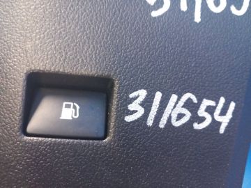 Przycisk otwierania wlewu paliwa TOYOTA PRIUS 16-