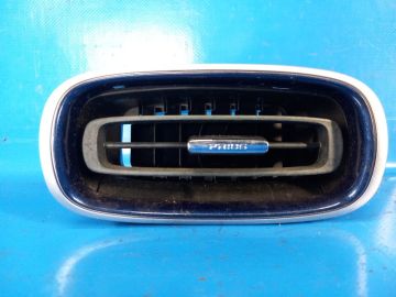 Deflektor powietrza praw. TOYOTA PRIUS 16-