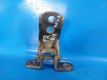 Górny zawias drzwi przed. praw. TOYOTA PRIUS 16-