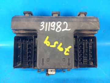 Skrzynka bezpieczników komora silnika FORD FUSION 14-