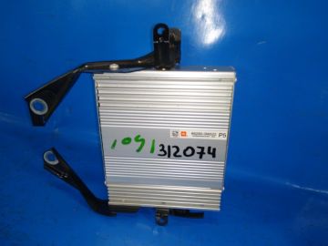 Wzmacniacz dźwięku TOYOTA PRIUS - 30 09-17