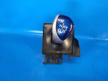 dźwignia automatycznej skrzyni biegów TOYOTA PRIUS - 30 09-17