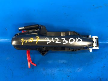 Zewnętrzna klamka drzwi tyl. praw. TOYOTA PRIUS 16-