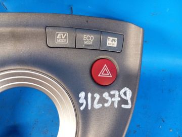 Panel przycisków deski rozdzielczej TOYOTA PRIUS - 30 09-17