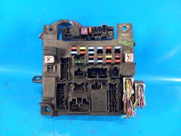 Skrzynka bezpieczników komora silnika MITSUBISHI OUTLANDER XL 05-13