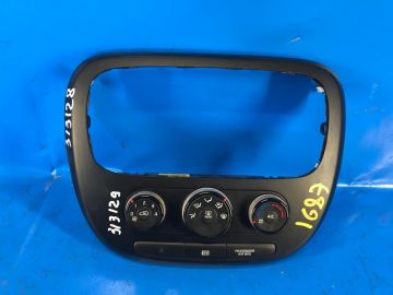 Nakładka deski rozdzielczej pod radio KIA SOUL PS 13-19