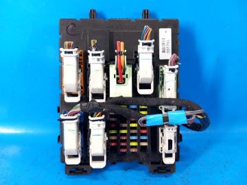 Skrzynka bezpiecznikow wewnętrznych FORD FOCUS 10-18