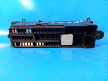 Skrzynka bezpiecznikow wewnętrznych FORD FOCUS 10-18