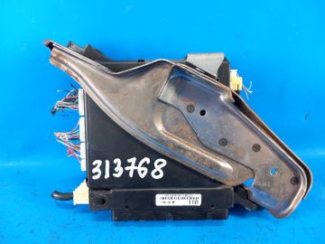 Skrzynka bezpiecznikow wewnętrznych TOYOTA TUNDRA 07-13