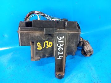 Skrzynka bezpieczników komora silnika TOYOTA TUNDRA 07-13