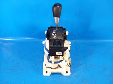 dźwignia automatycznej skrzyni biegów MITSUBISHI OUTLANDER XL 05-13