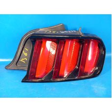 Zewnętrzna lampa praw. FORD MUSTANG 15-