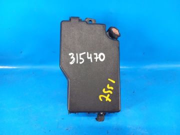 Skrzynka bezpieczników komora silnika MAZDA 3 BL 09-13