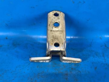 Górny zawias drzwi przed. praw. MITSUBISHI OUTLANDER XL 05-13