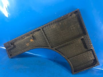 Pas podłogi bagażnika lew. FORD FOCUS 10-18