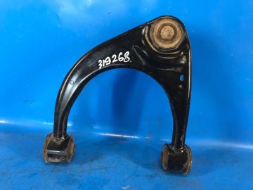 Górne ramię przedniego zawieszenia praw. TOYOTA TUNDRA 07-13