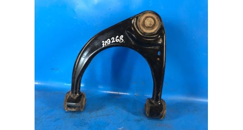 Górne ramię przedniego zawieszenia praw. TOYOTA TUNDRA 07-13