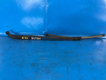 Ramię przedniego wycieraczka praw. TOYOTA TUNDRA 07-13