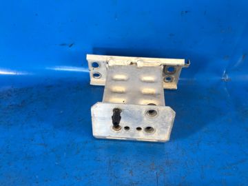 Wspornik przedniego zderzaka lew. TOYOTA PRIUS PLUS 11-14