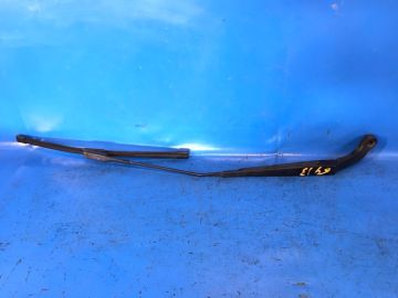 Ramię przedniego wycieraczka praw. AUDI A3 (8V) 12–17