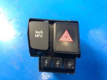 przycisk awaryjnych świateł TOYOTA PRIUS 16-