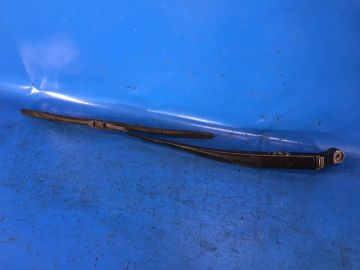 Ramię przedniego wycieraczka praw. LEXUS IS250/350 05-13