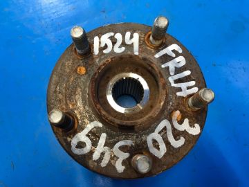 Piasta przed. lew. TOYOTA PRIUS PLUS 11-14