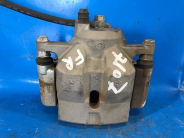 Zacisk hamulcowy przed. praw. TOYOTA PRIUS 16-