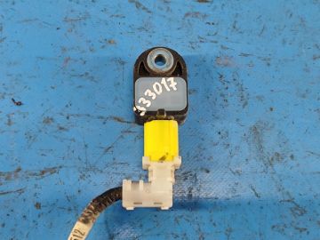 czujnik uderzenia przed. TOYOTA PRIUS - 30 09-17