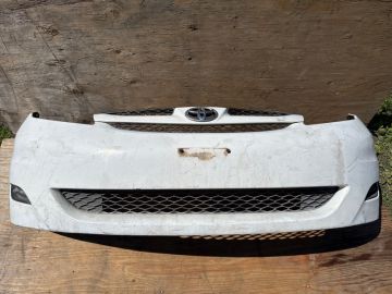 Przedni zderzak TOYOTA SIENNA 03-10