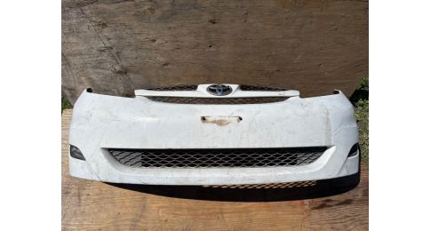 Przedni zderzak TOYOTA SIENNA 03-10