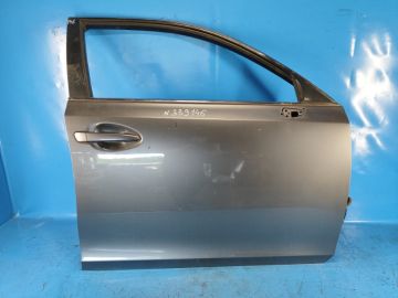 Drzwi przed. praw. LEXUS CT200 11-17