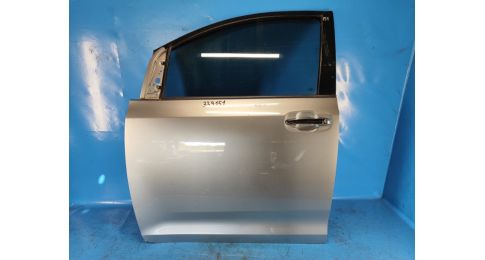 Drzwi przed. lew. TOYOTA SIENNA 11-16