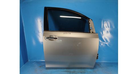 Drzwi przed. praw. TOYOTA SIENNA 11-16