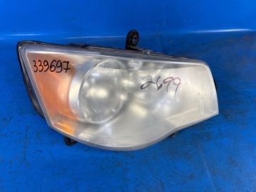 Reflektor Lampa przednia praw. DODGE GRAND CARAVAN 08-