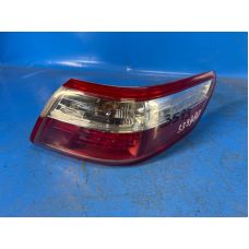 Zewnętrzna lampa praw. TOYOTA CAMRY 40 06-11