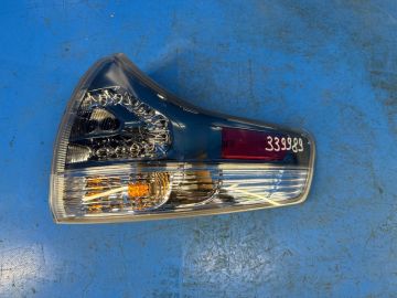 Lampa Tylna praw. TOYOTA SIENNA 11-16