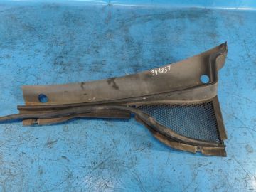 Osłona pod przednią szybę lew. VOLKSWAGEN TIGUAN 08-17