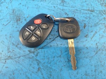 klucz zapłonu TOYOTA SIENNA 11-16