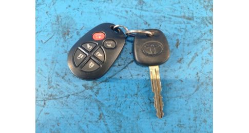 klucz zapłonu TOYOTA SIENNA 11-16