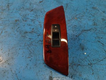 Moduł sterowania podnośnikami szyby przed. praw. LEXUS HS250H (ANF10) 09-12