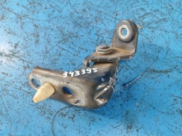 Górny zawias drzwi przed. praw. FORD MUSTANG 15-