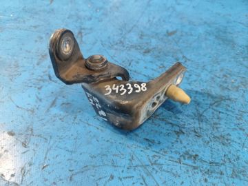 Górny zawias drzwi przed. lew. FORD MUSTANG 15-